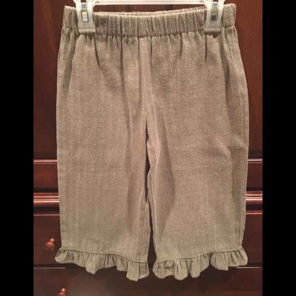 Adorable Tweed Capris